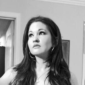 Meet your Posher, Stephanie anne